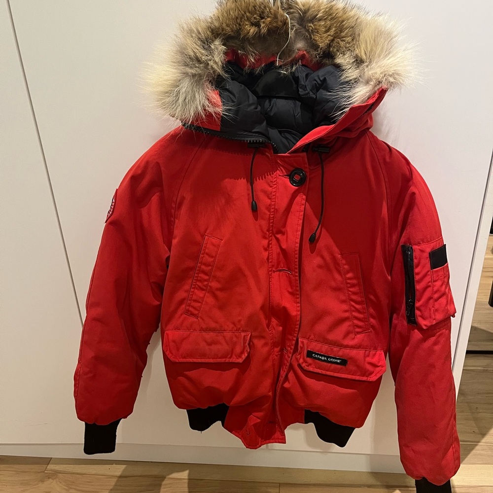 Womens Chilliwack Bomber Canada Goose red coat jacket Large